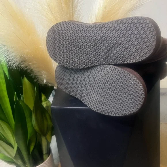 Chocolate Brown Suede L.L.Bean Women's Boots Size 11 - Picture 3 of 6